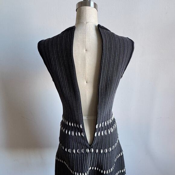 ALAÏA Black and White Striped A-line Sleeveless Dress - Picture 8 of 10
